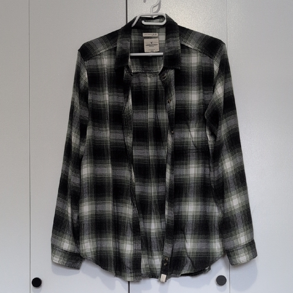 American Eagle Outfitters Green and White Button Down Shirt